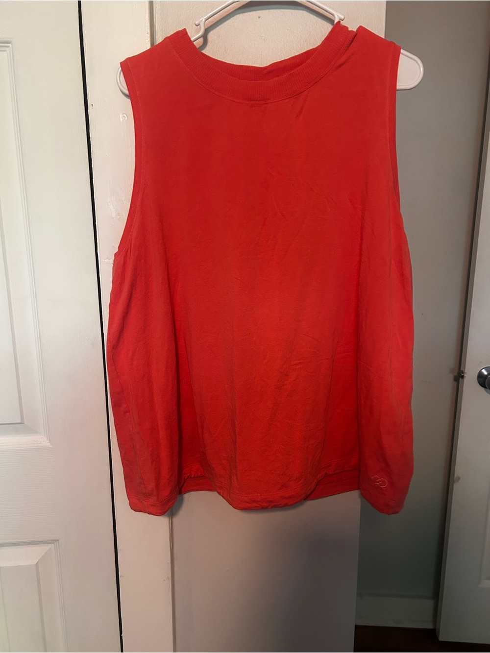 Set of 2 Calia everyday tanks - Picture 1 of 9